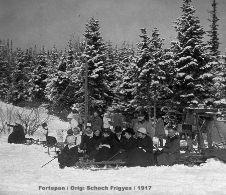 Čakajúci sánkari pri vleku